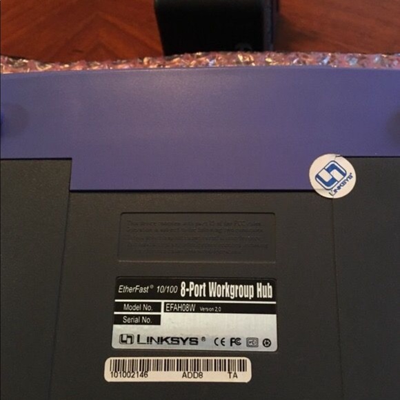 LINKSYS 8-Port 10/100 Data Hub. New - Picture 4 of 6